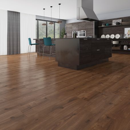Laminados Cocina moderna con suelo de madera oscura y muebles en tonos oscuros y claros.